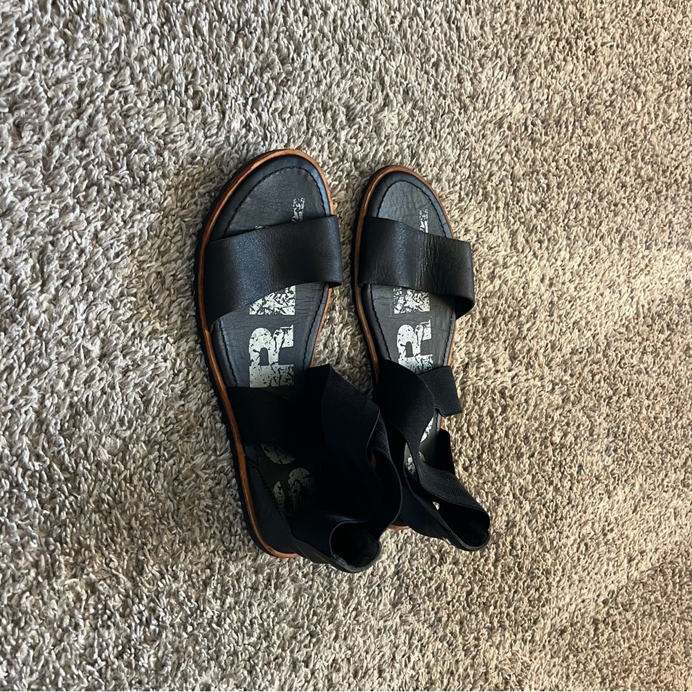 Sorel sandals - Picture 3 of 6